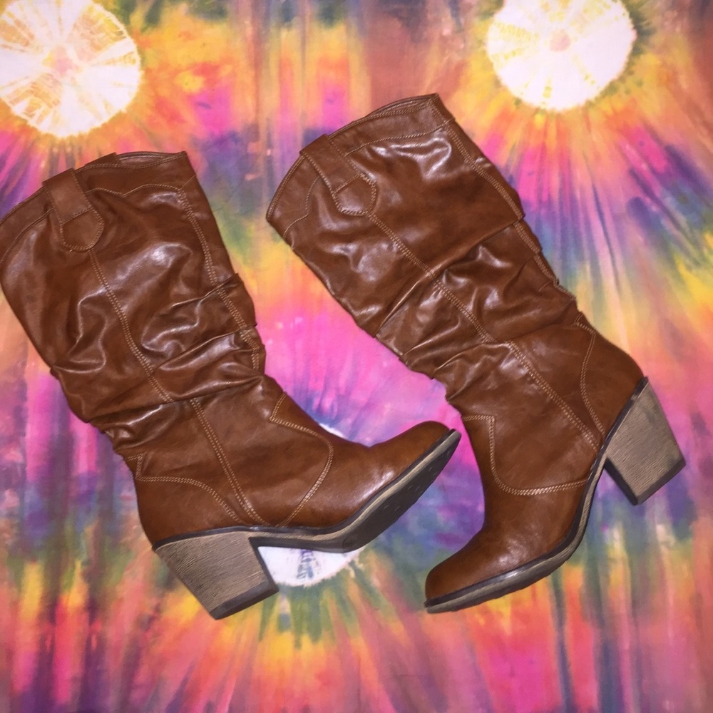 Cognac Boots